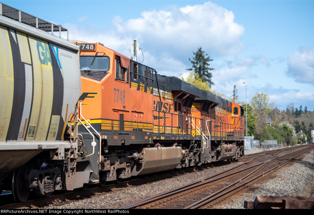 BNSF 7748